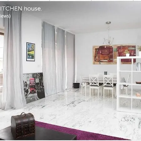 Daire The Red Kitchen House *