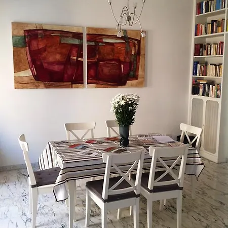 Daire The Red Kitchen House